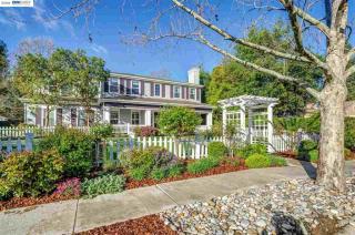 5753 Hidden Creek Ct, Pleasanton, CA 94566-3830
