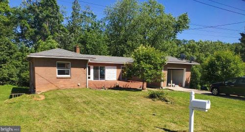 790 High St, Harrisburg, PA 17113-1718