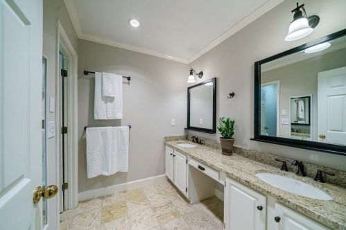 2104 Defoors Mill Dr, Atlanta GA  30318-2368 exterior