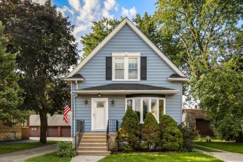 8031 Christie Ave, Lyons, IL 60534-1108
