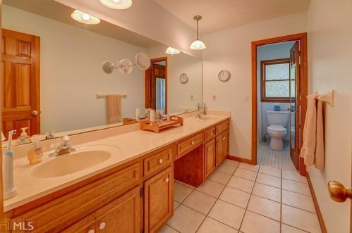 5025 Shore Dr, Conyers GA  30094-4711 exterior