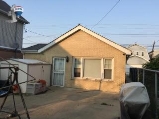 2155 Austin Ave, Chicago, IL 60639-2706