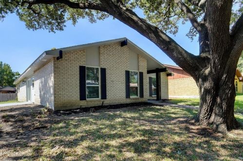 2329 Denmark Dr, Garland TX  75040-4304 exterior