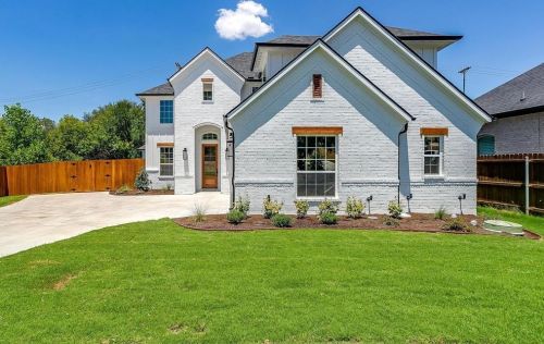 6876 Roxanne Way, Fort Worth TX  76135-1514 exterior