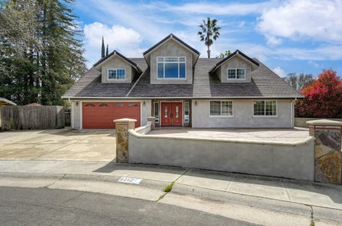 8252 Mercer Way, Fair Oaks, CA 95628-2711