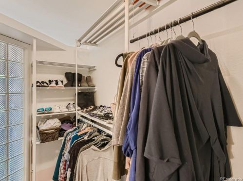 6041 Hinsdale Ave, Englewood CO  80112-1548 exterior