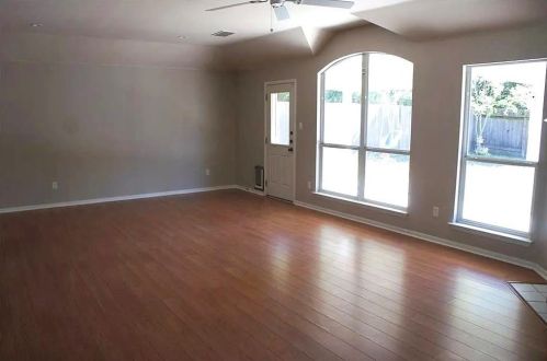 7008 Auckland Dr, Austin TX  78749-4166 exterior