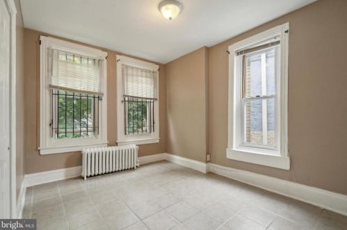 24 51 St, Philadelphia PA 19139-2726 exterior