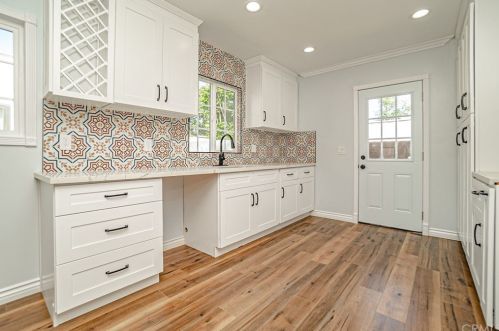 511 Allen Ave, Glendale CA  91201-2505 exterior