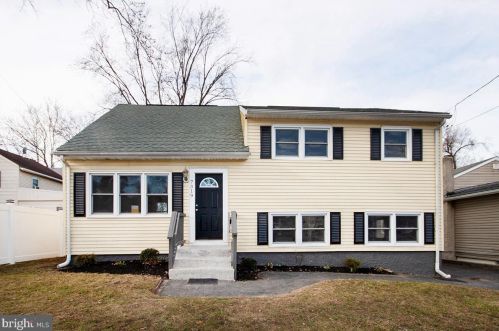 7319 Boulevard Ave, Camden, NJ 08110-4019