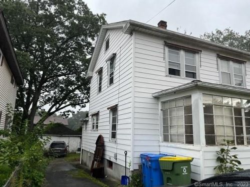 461 Homestead Ave, Waterbury, CT 06705-2718
