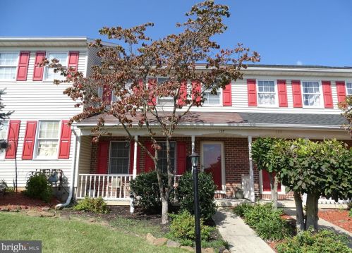 135 Harvest Dr, York, PA 17404-8319
