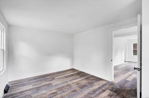 829 Bailey Hill Rd, Killingly CT  06241-1836 exterior