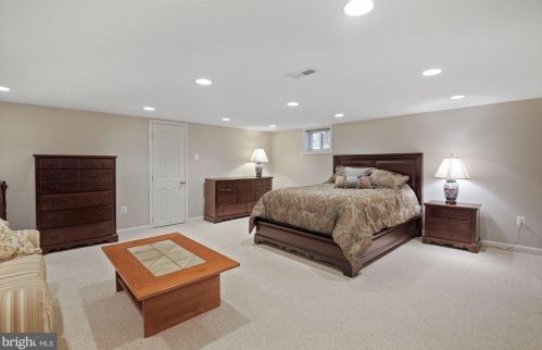 704 Pebble Bch Dr, Silver Spring MD 20904-3576 exterior