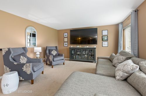 1353 Padre Island Ln, Pingree Grove IL  60140-2021 exterior