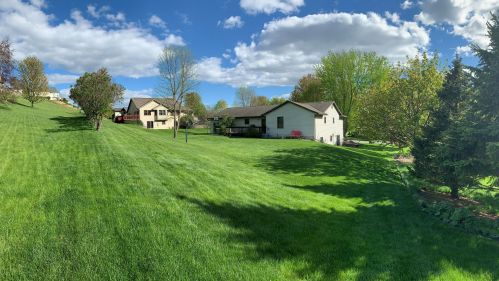 524 Regent Dr, La Crescent, MN 55947-1847