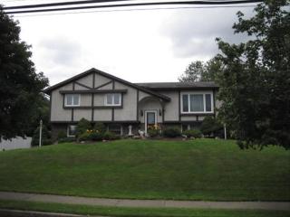 2930 Oakland Rd, Bethlehem, PA 18017-1226