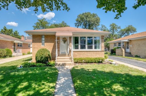6144 Elm St, Morton Grove, IL 60053-3228