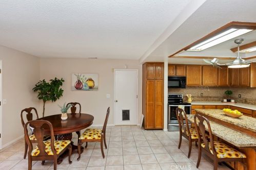 2662 Sovereign Way, Riverside CA  92506-5120 exterior