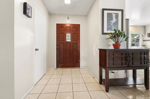 2326 Moore Ave, Santa Ana CA 92704-6639 exterior