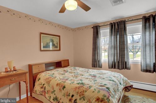 966 Mccosh St, Hanover PA 17331-1833 exterior