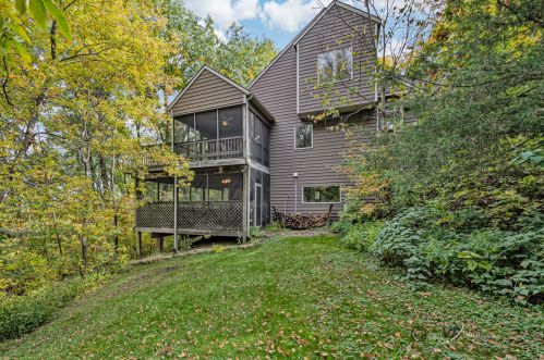 65 Stony Pt, Galena, IL 61036-9349