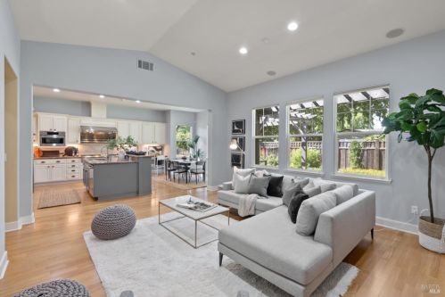 213 Spruce Ct, San Rafael, CA 94903-4089