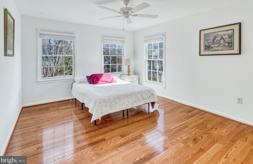 12125 Darnley Rd, Woodbridge VA  22192-6615 exterior