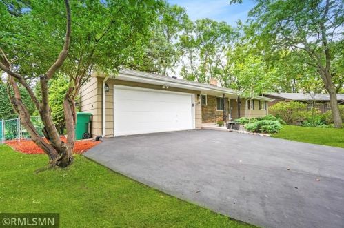 3208 Hillsboro Ave, Minneapolis, MN 55426-2963