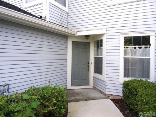 14 Trumbull Ct, Princeton NJ  08540-7060 exterior