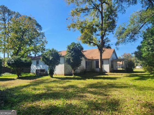 213 Fair St, Baxley, GA 31513-0918