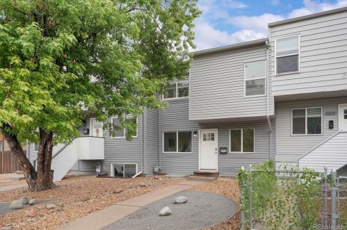 3702 Jackson St, Denver, CO 80205-3838