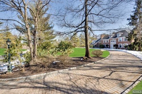 10 Eckert Farm Rd, Upper Saddle River, NJ 07458-2522