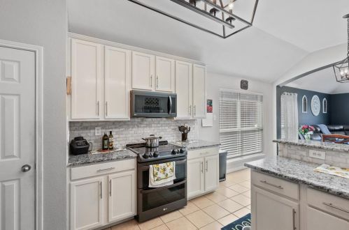 2232 Deniro Dr, Fort Worth TX  76134-4155 exterior