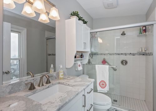 231 Hastings St, Cincinnati OH 45219-1420 exterior