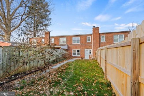 1040 Clark St, Lancaster PA  17602-3204 exterior