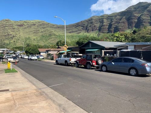 84-585 Manuku St, Nanakuli, HI 96792-1852