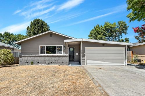 9233 Chablis Way, Elk Grove, CA 95624-2401