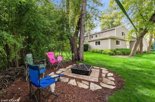 1407 Hackberry Rd, Bannockburn IL  60015-4071 exterior