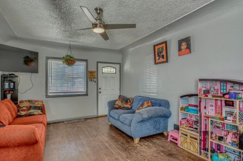 4438 Logan St, Denver CO 80209-1817 exterior