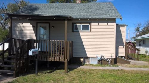 903 10th St, Lexington, NE 68850-1521
