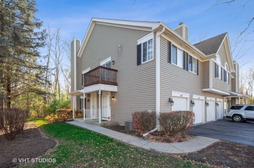 618 Silver Creek Rd, Bull Valley, IL 60098-4322
