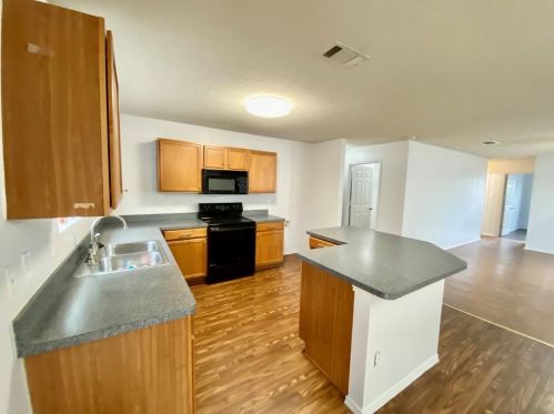 820 Eagle Dr, Fort Worth TX  76131-8815 exterior