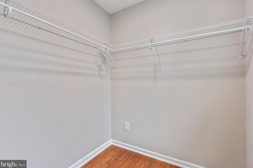 5464 Midship Ct, Springfield VA  22015-1912 exterior