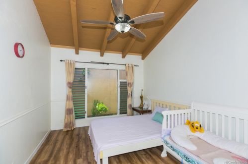 1279 Kaeleku St, Honolulu HI  96825-3005 exterior
