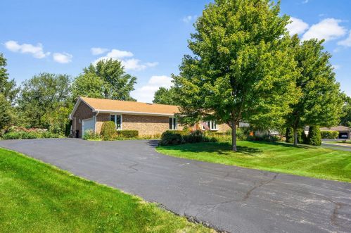 265 Pheasant Ln, Hanover Park, IL 60108-1335