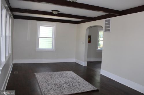 26 Crescent Blvd, Camden NJ  08108-1042 exterior
