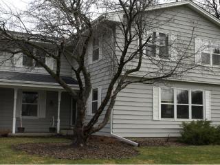 699 Eldridge Ave, Saint Paul, MN 55113-6427