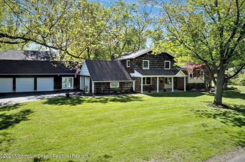 26 Green Tree Ter, Lincroft, NJ 07738-1604