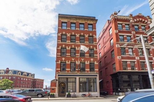 32 Custom House St, Providence, RI 02903-2604